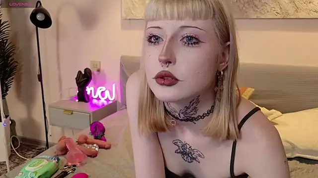 MilkMeSoftly online show from 06/21/26, 08:28