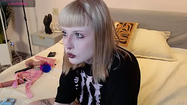 MilkMeSoftly online show from 06/25/26, 08:19