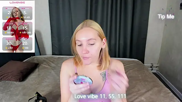 Anna Chelsea online show from 10/20/25, 12:44