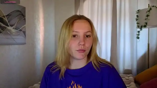 Snapshot of Anna_Chelsea chatting on 05/05/26, 01:02 Anna Chelsea online show from 05/05/26, 01:02