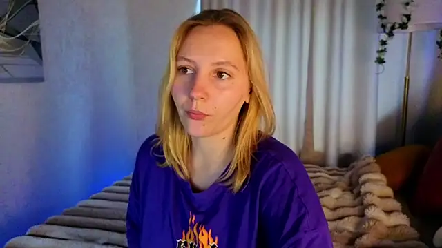 Snapshot of Anna_Chelsea chatting on 05/06/26, 01:03 Anna Chelsea online show from 05/06/26, 01:03
