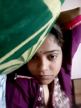 Snapshot of Trisha_71 chatting on 03/19/26, 06:39 Trisha 71 online show from 03/19/26, 06:39