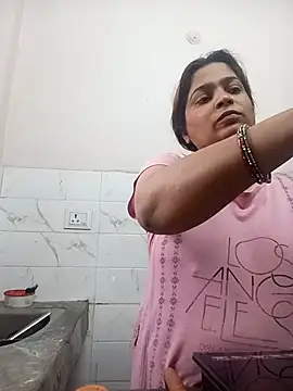 Snapshot of Trisha_71 chatting on 03/20/26, 03:11 Trisha 71 online show from 03/20/26, 03:11