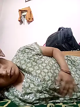 Snapshot of Trisha_71 chatting on 03/28/26, 04:39 Trisha 71 online show from 03/28/26, 04:39