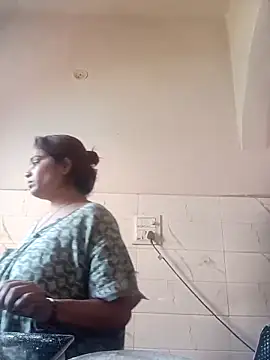 Snapshot of Trisha_71 chatting on 04/05/26, 09:17 Trisha 71 online show from 04/05/26, 09:17