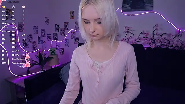 Megan--chan online show from 11/22/25, 07:24