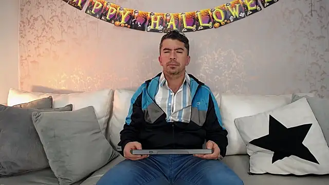 JuanKFit 45 online show from 10/28/25, 01:47