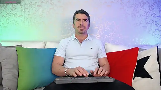 Snapshot of JuanKFit_45 chatting on 01/07/26, 01:13 JuanKFit 45 online show from 01/07/26, 01:13