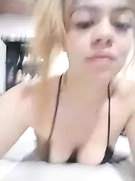 Snapshot of KATA_BLONDE chatting on 10/10/25, 04:39 KATA BLONDE online show from 10/10/25, 04:39