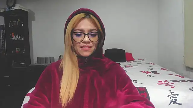 Snapshot of KATA_BLONDE chatting on 10/18/25, 06:05 KATA BLONDE online show from 10/18/25, 06:05