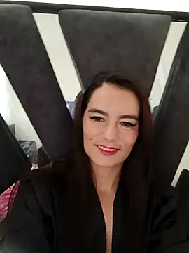 Demy Rhoades online show from 10/13/25, 02:17