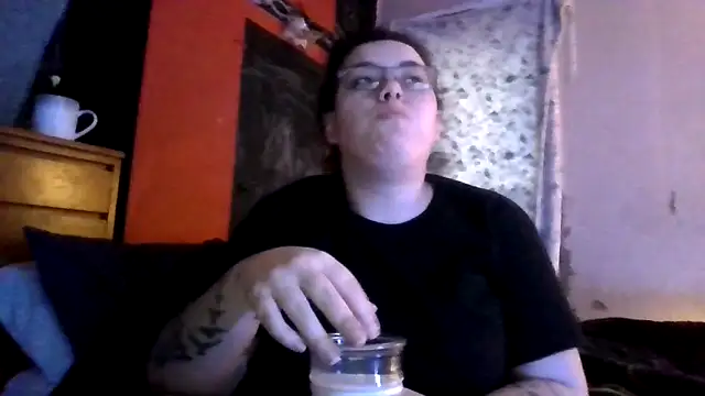 Snapshot of princessbr_013 chatting on 03/06/26, 11:23 princessbr 013 online show from 03/06/26, 11:23
