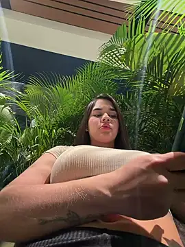 Snapshot of BellaLeclair chatting on 03/10/26, 11:43 BellaLeclair online show from 03/10/26, 11:43