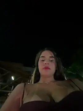 Snapshot of BellaLeclair chatting on 04/12/26, 12:37 BellaLeclair online show from 04/12/26, 12:37