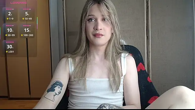 Crystal Valentine online show from 06/16/26, 03:36