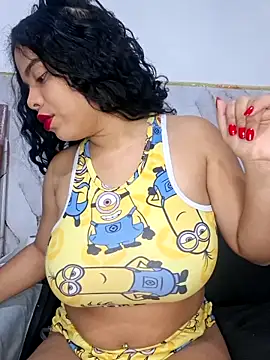 Yemaly Lee online show from 05/15/26, 10:28