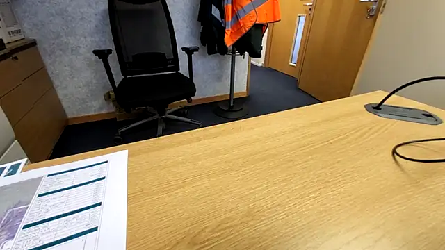 Snapshot of Oorse1966 chatting on 10/21/25, 01:12 Oorse1966 online show from 10/21/25, 01:12