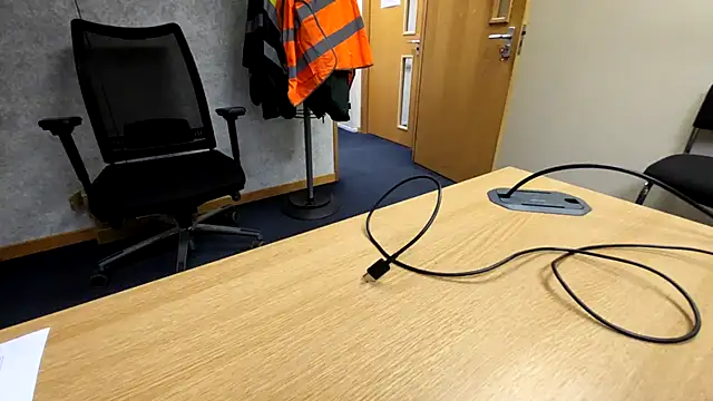 Snapshot of Oorse1966 chatting on 10/22/25, 06:24 Oorse1966 online show from 10/22/25, 06:24