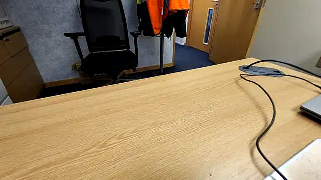 Snapshot of Oorse1966 chatting on 10/28/25, 07:45 Oorse1966 online show from 10/28/25, 07:45