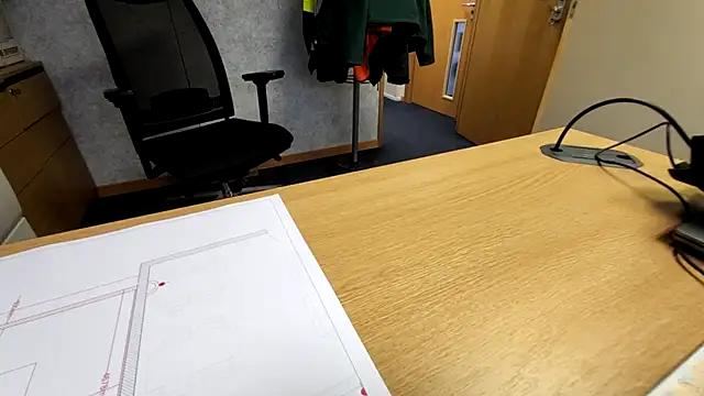 Snapshot of Oorse1966 chatting on 10/29/25, 12:51 Oorse1966 online show from 10/29/25, 12:51