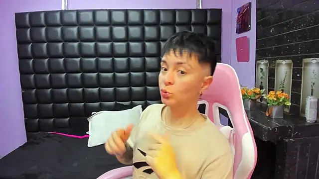  Hannah Hot online show from 11/20/25, 02:17