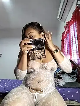 Snapshot of shanell_saenz chatting on 04/19/26, 08:22 shanell saenz online show from 04/19/26, 08:22