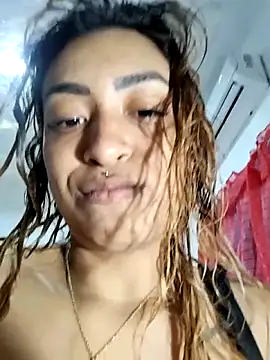 Snapshot of shanell_saenz chatting on 05/21/26, 01:23 shanell saenz online show from 05/21/26, 01:23