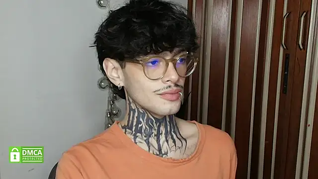 Mihail leroy online show from 01/10/26, 02:24