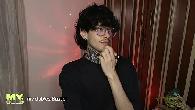 Snapshot of Mihail_leroy chatting on 03/28/26, 01:38 Mihail leroy online show from 03/28/26, 01:38
