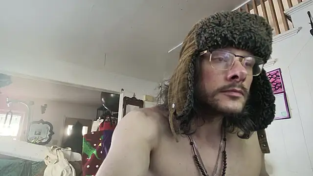 Snapshot of MasterDaddyCool chatting on 03/17/26, 12:08 MasterDaddyCool online show from 03/17/26, 12:08