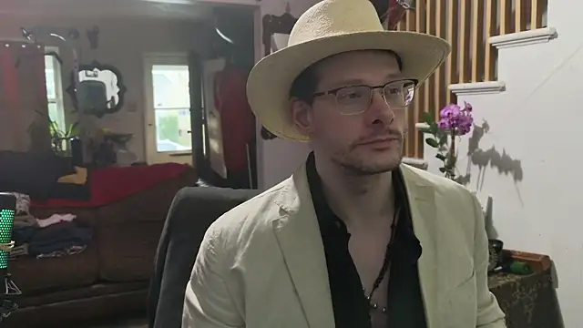 Snapshot of MasterDaddyCool chatting on 03/31/26, 10:10 MasterDaddyCool online show from 03/31/26, 10:10