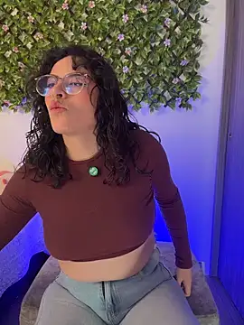 Katheerine online show from 12/22/25, 01:35