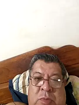 Snapshot of luisfernando66 chatting on 12/21/25, 10:55 luisfernando66 online show from 12/21/25, 10:55