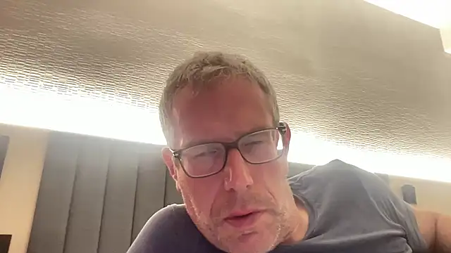 choupipat1 online show from 10/23/25, 12:54