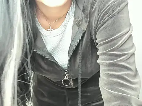 Lune Moon online show from 11/15/25, 06:11