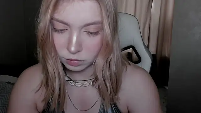 Snapshot of VanillaLivitski chatting on 09/15/25, 11:10 VanillaLivitski online show from 09/15/25, 11:10