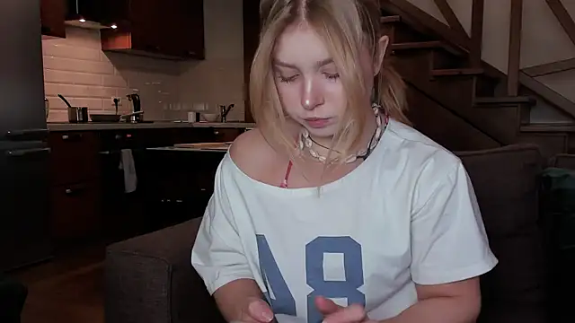 Snapshot of VanillaLivitski chatting on 10/09/25, 11:19 VanillaLivitski online show from 10/09/25, 11:19