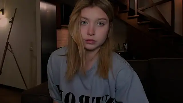 Snapshot of VanillaLivitski chatting on 11/24/25, 01:22 VanillaLivitski online show from 11/24/25, 01:22