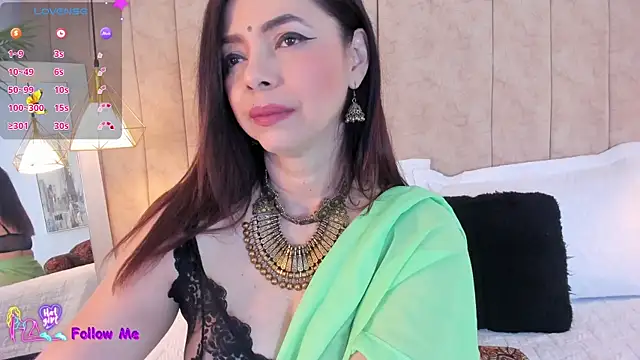 Snapshot of Anantaa_ chatting on 05/22/26, 12:11 Anantaa online show from 05/22/26, 12:11