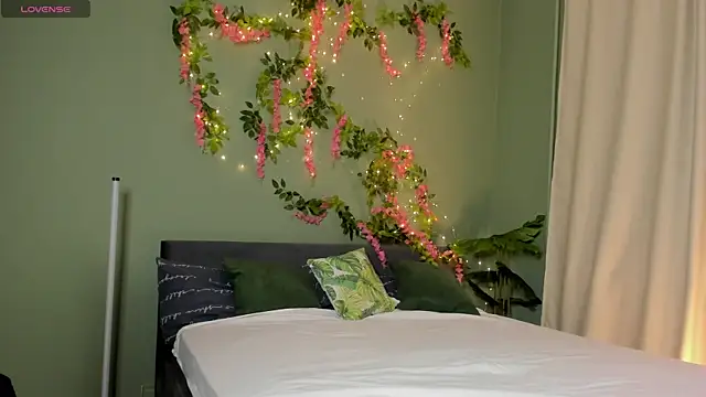 Lisbeth  Salander online show from 12/04/25, 02:32