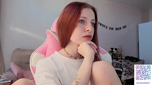 Snapshot of Lika_Emmir chatting on 09/30/25, 07:35 Lika Emmir online show from 09/30/25, 07:35