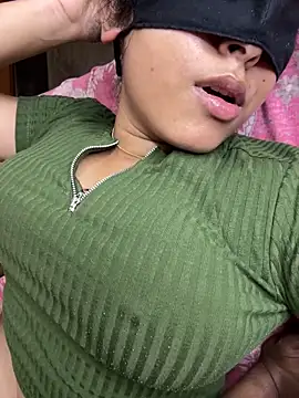 Snapshot of Priyajaanbaby chatting on 04/04/26, 03:42 Priyajaanbaby online show from 04/04/26, 03:42