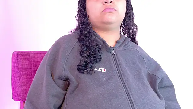 Snapshot of KITY_HILL chatting on 01/19/26, 03:32 KITY HILL online show from 01/19/26, 03:32