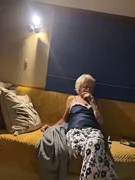 Snapshot of ladyboatlady chatting on 09/13/25, 07:46 ladyboatlady online show from 09/13/25, 07:46