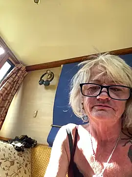 Snapshot of ladyboatlady chatting on 09/23/25, 12:30 ladyboatlady online show from 09/23/25, 12:30