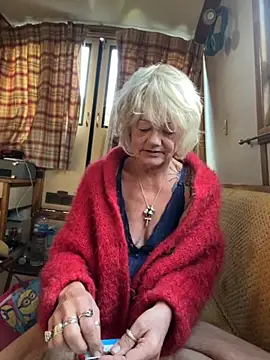 Snapshot of ladyboatlady chatting on 09/30/25, 06:40 ladyboatlady online show from 09/30/25, 06:40