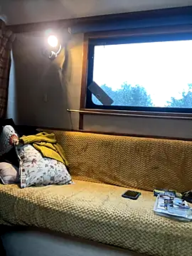 Snapshot of ladyboatlady chatting on 10/03/25, 06:32 ladyboatlady online show from 10/03/25, 06:32