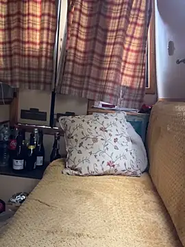 Snapshot of ladyboatlady chatting on 10/12/25, 03:11 ladyboatlady online show from 10/12/25, 03:11