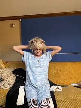 Snapshot of ladyboatlady chatting on 10/29/25, 07:21 ladyboatlady online show from 10/29/25, 07:21