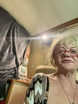 Snapshot of ladyboatlady chatting on 03/06/26, 07:54 ladyboatlady online show from 03/06/26, 07:54